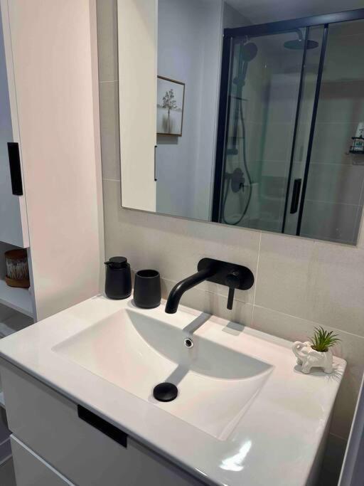 Bel Appartement Au Centre-Ville مونتريال المظهر الخارجي الصورة